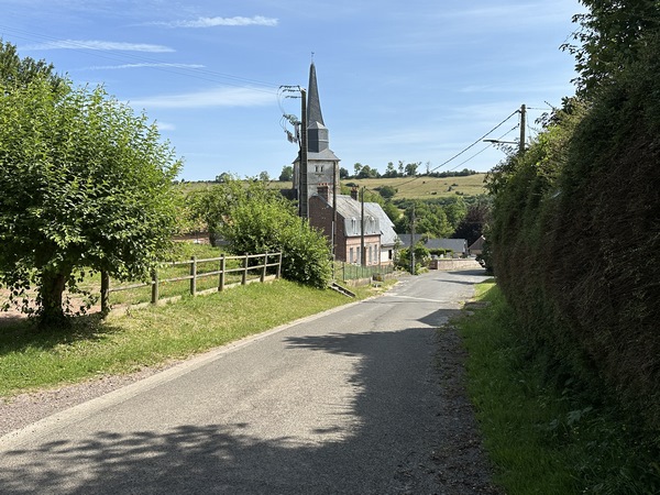 Nous entrons dans St-Martin-le-Gaillard par la rue du Pont de l'Yères.