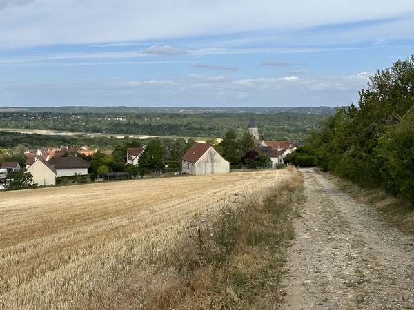 Nous arrivons à St-Martin-la-Garenne.