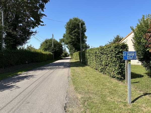 Nous rejoignons le Breuil-en-Auge par la route de Blangy.
