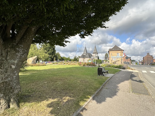 Nous retrouvons le centre de Motteville.