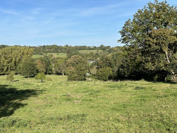 Regard arrière sur le vallon du ruisseau de Vaunoy.