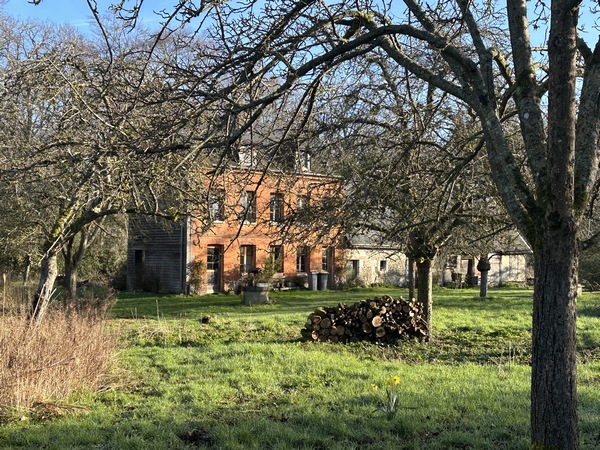 Nous longeons de nombreuses maisons, préservées ou restaurées avec soin.