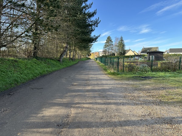 Je sors du bois par la sente des Trésoriers, et je vais continuer tout droit pour traverser Bonsecours.