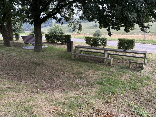 Aire de repos et de pique-nique le long de la Véloroute.