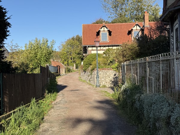 Rue Jules Truffier, regard arrière.