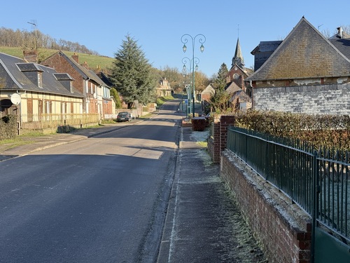 Retour dans le bourg de Beaussault.