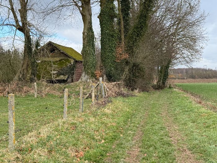 Nous allons rejoindre la petite route qui permet de franchir l'A29.