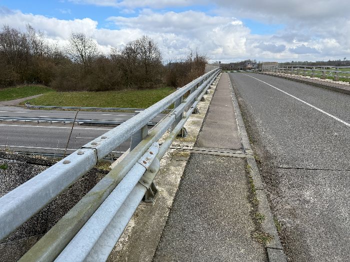 Franchissement de l'A29 près de St-Gilles.