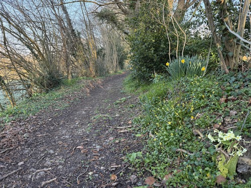 Les chemins sont très agréables et alternent avec les hameaux installés sur le coteau.