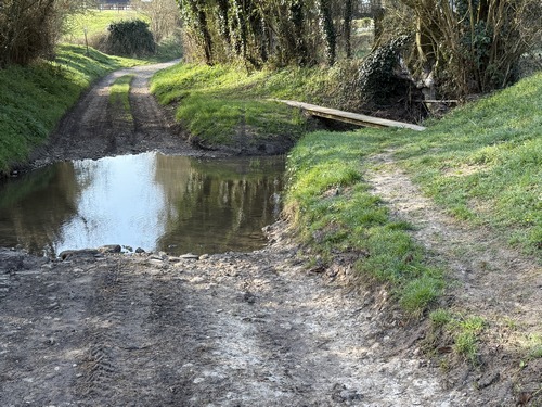 Franchissement de la Roulée derrière le manoir d'Argueil