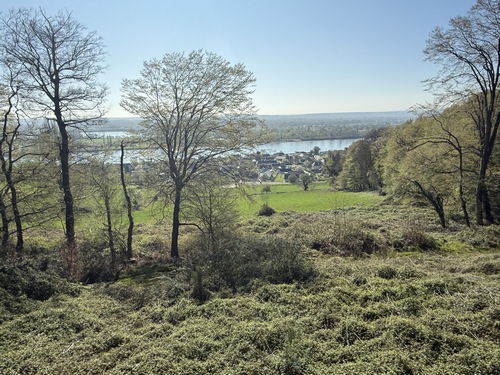 Vue depuis le belvédère. Le parking n'est qu'à quelques dizaines de mètres du belvédère.