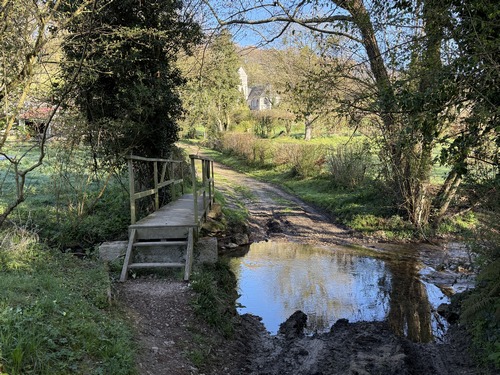 Passerelle et gué sur la Corbie.