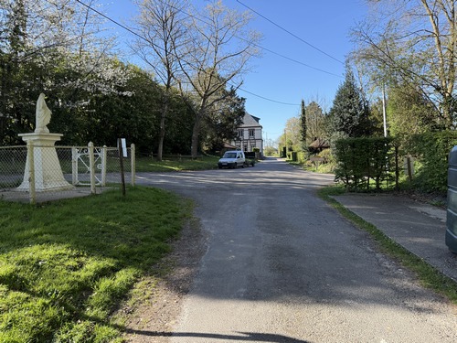 Nous arrivons à Martainville, pour redescendre tout de suite à droite vers la Corbie.