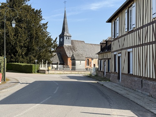 Entrée dans St-Symphorien.