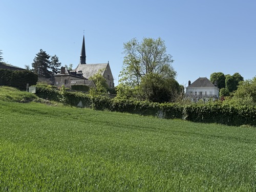 Nous arrivons à Bouafles, direction l'église Saint-Pierre (XIe -> XIXe)&nbsp;