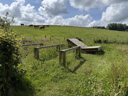 Espace de pause sur la Véloroute du Lin.
