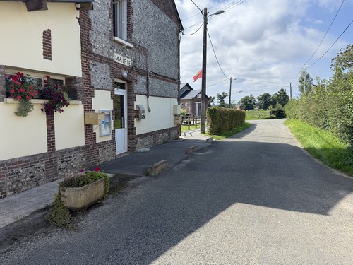 Fin de la boucle au niveau de la mairie d'Ardouval.