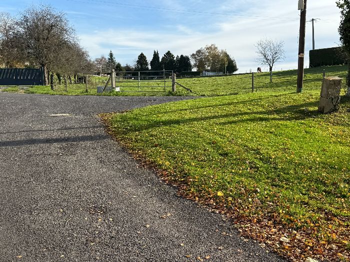 Nous fermons la boucle et allons prendre à gauche pour revenir au parking.
