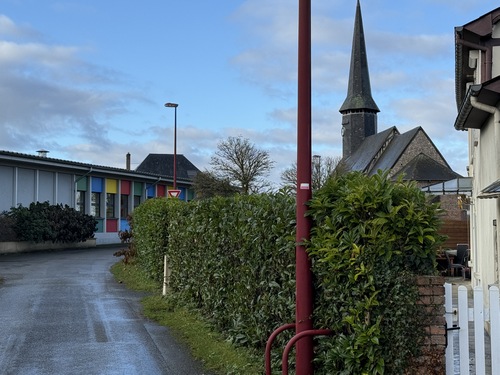 Nous voilà de retour au niveau de l'église.