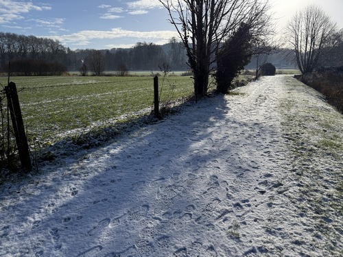 Nous suivons maintenant l'Allée du Château.