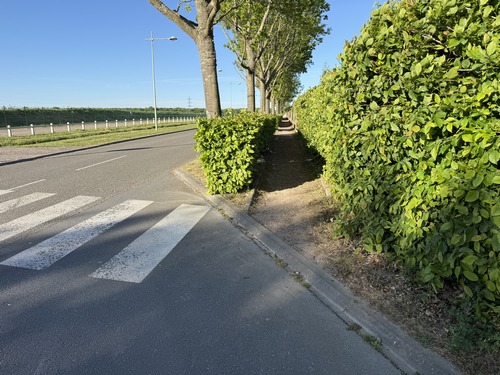 Nous partons du parking de la rue du Champ du Bois, direction sud-ouest.