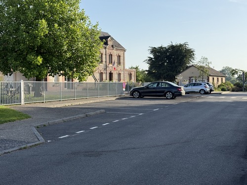 Retour au niveau de la mairie.