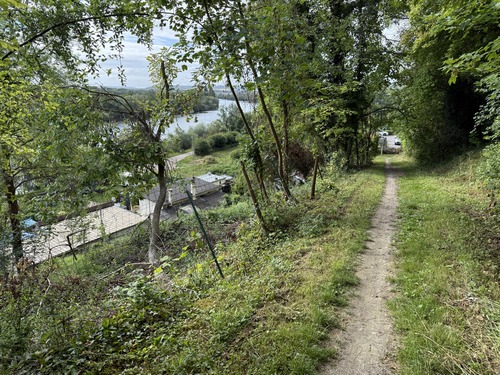 Villers-sur-le-Roule, descente vers la Seine.