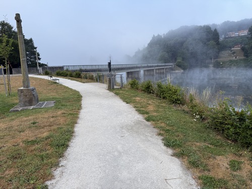 Pont de Sainte-Croix sur le lac de Rabodanges.