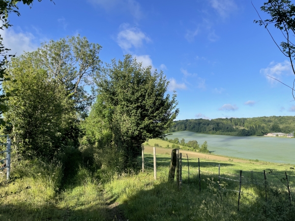 Vue de la randonnée Le circuit du Val aux Daims dans le pays Neufchatelois au départ de Flamets-Frétils, 76