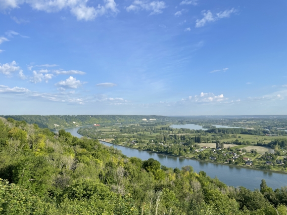 Vue de la randonnée Boucle entre le plateau et le bord de Seine, avec un panorama hors norme. au départ de Barneville-sur-Seine, 27