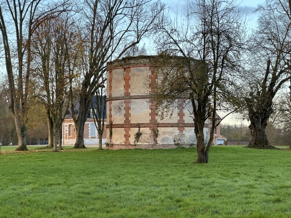 Vue de la randonnée Circuit de la Croix de Marcouville près de Bourgtheroulde. au départ de Bosguérard-de-Marcouville, 27