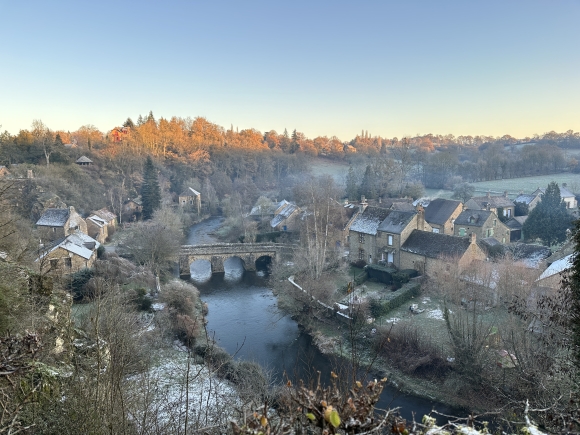 Vue de la randonnée Circuit des Méandres de la Sarthe au départ de St-Céneri-le-Gérei, 61